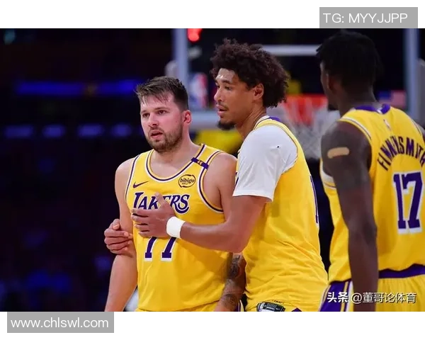 湖人对阵太阳的精彩对决回顾及赛后分析与球员表现点评